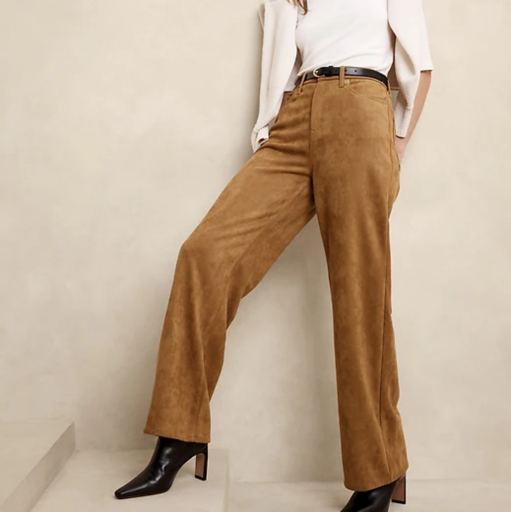 Banana Republic Womens Ultra High Rise Wide-Leg Vegan Suede Pants. NWT. 28/6.